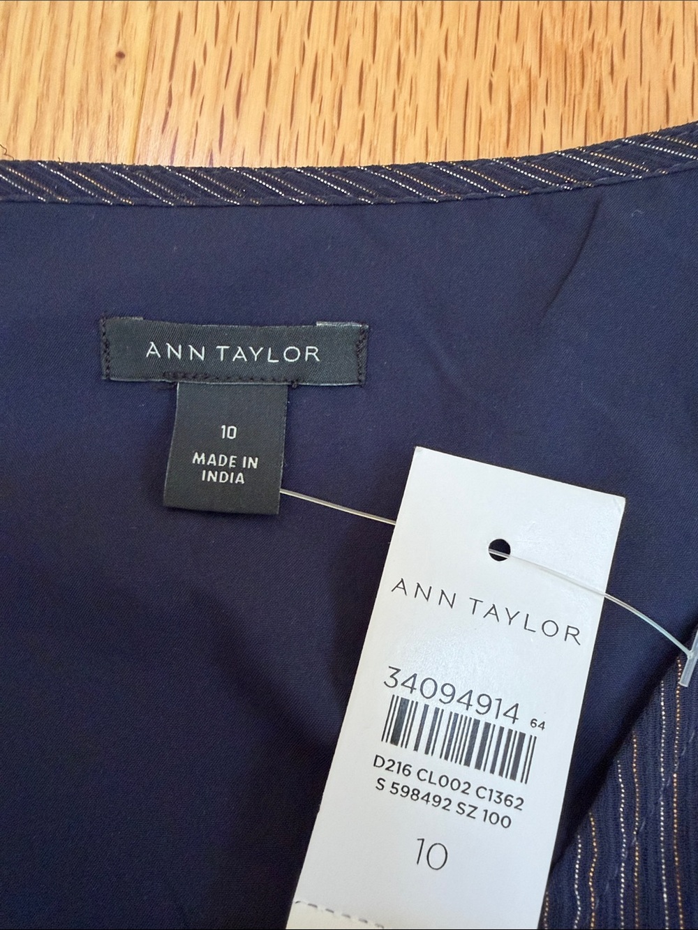 New! Ann Taylor SZ 10, navy shimmery pleated cap sleeve dress. - Picture 8 of 11